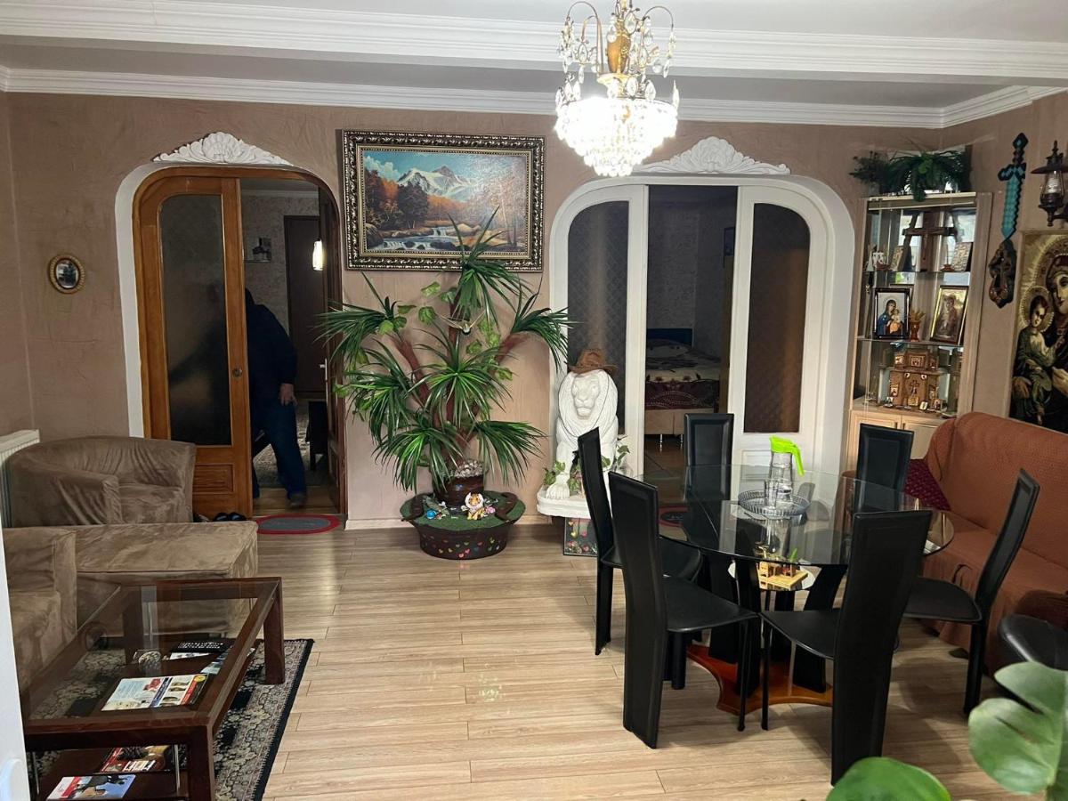 3 Room Flat In تبليسي المظهر الخارجي الصورة